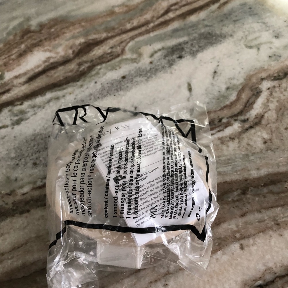 MaryKay Smooth action body massager